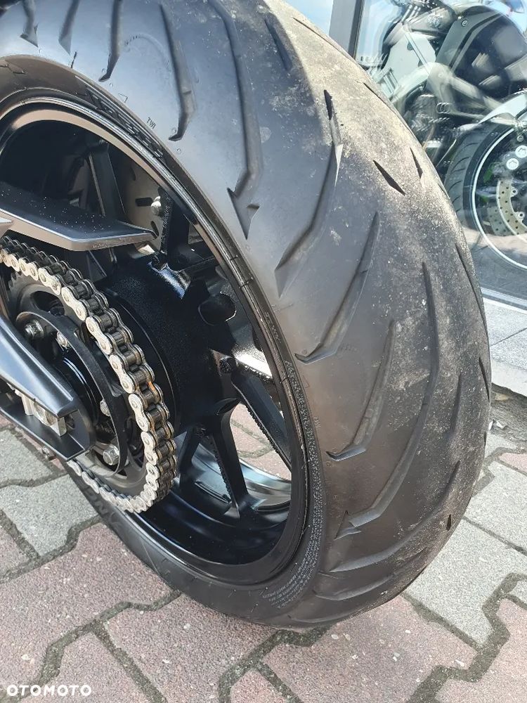 Yamaha MT - 32