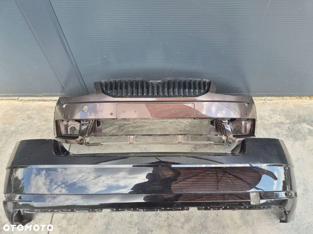 ZDERZAK  TYLNI PRZEDNI SKODA OCTAVIA III