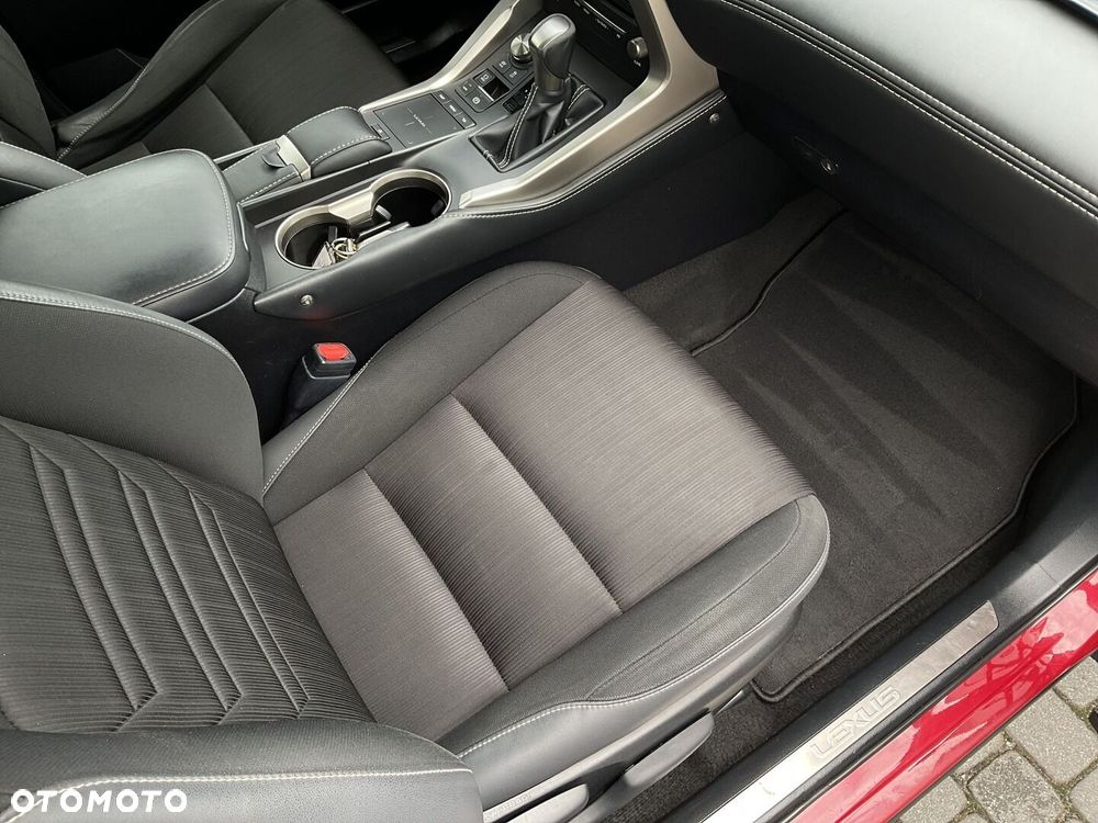 Lexus NX 300h Business Edition AWD - 10