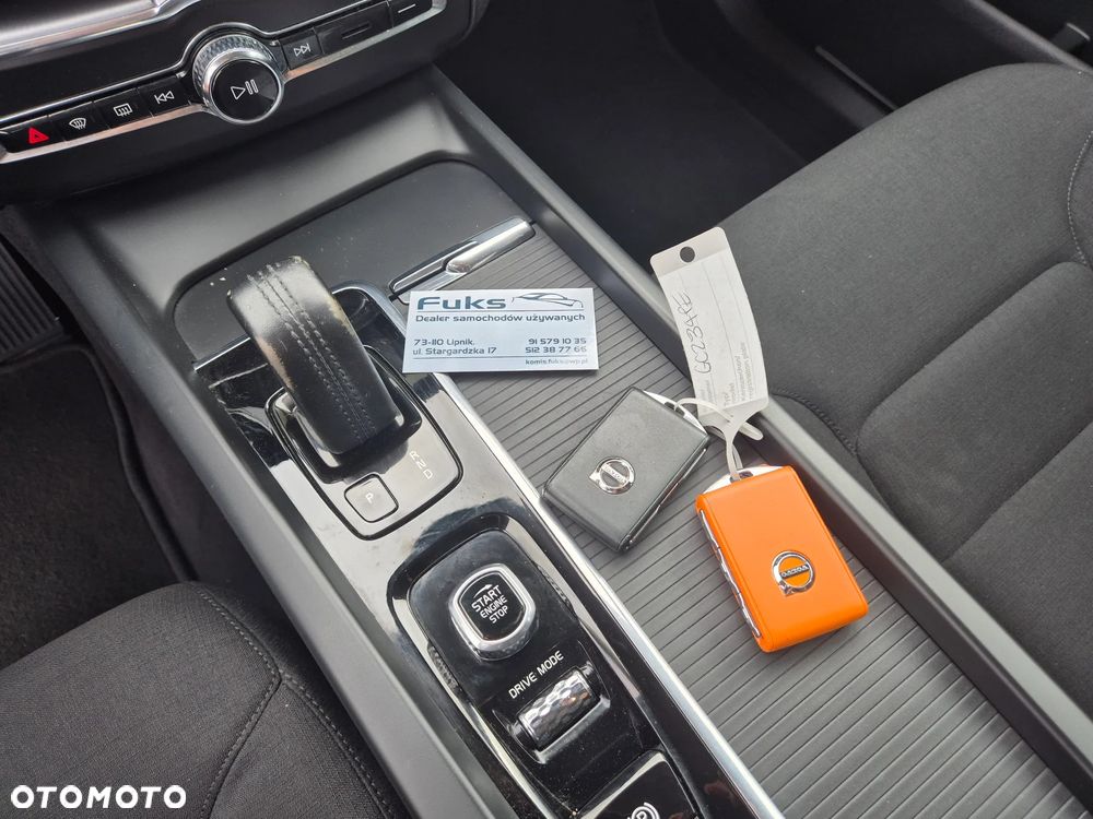 Volvo V60 B3 B DKG Momentum - 36