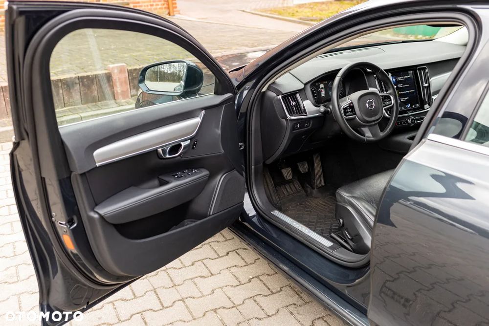 Volvo V90 D3 Momentum - 23