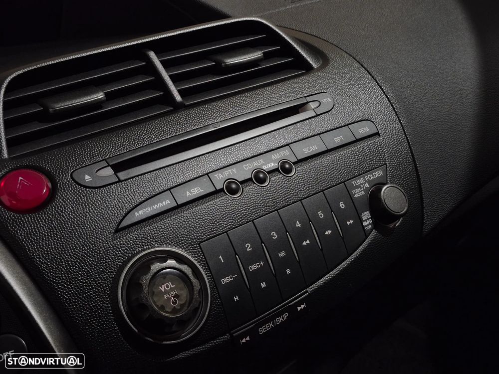 Honda Civic 1.8 Elegance - 26