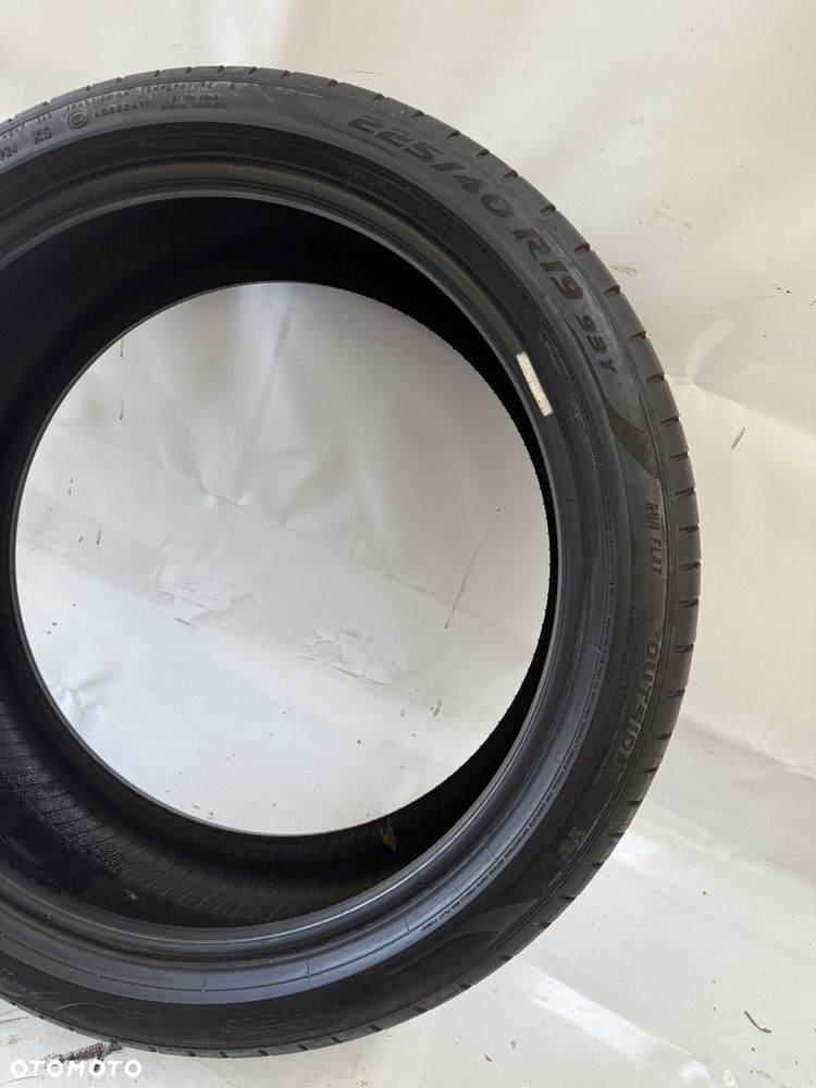 225/40/19 Pirelli P ZERO Run-Flat RSC 93Y - 2