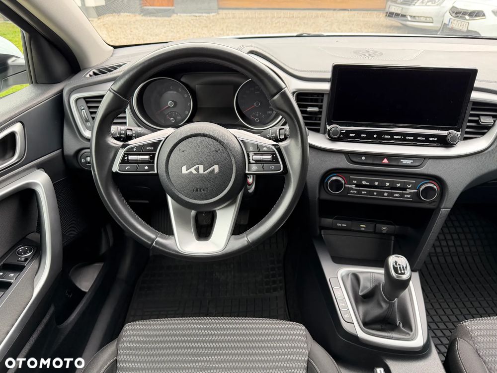 Kia Ceed 1.5 T-GDI M - 8