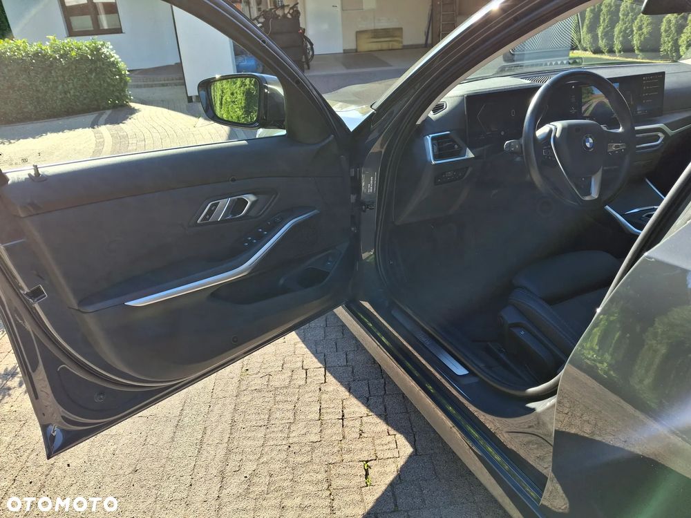 BMW Seria 3 320d xDrive mHEV sport - 18
