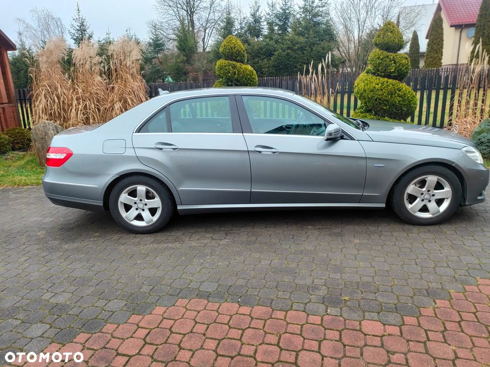 Mercedes-Benz Klasa E 300 CDI DPF BlueEFFICIENCY 7G-TRONIC Avantgarde - 5