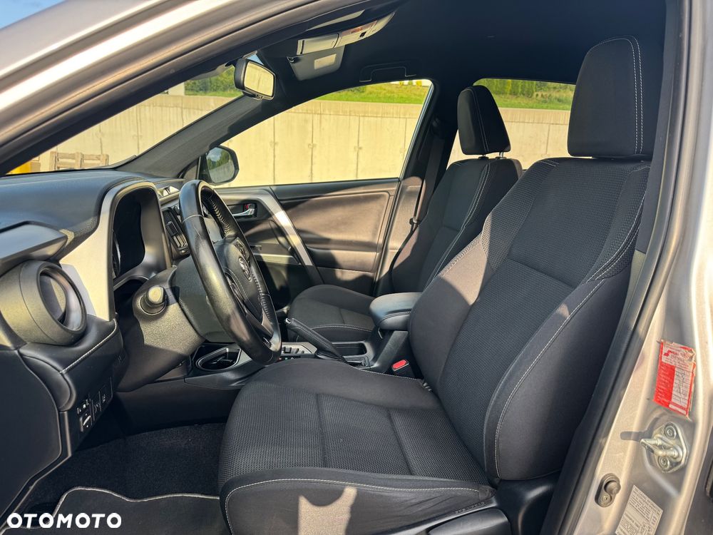 Toyota RAV4 Hybrid Premium 4x2 - 10