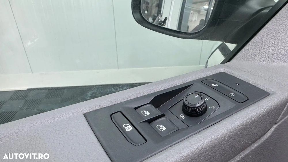 Volkswagen Transporter - 25