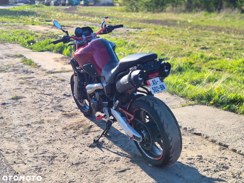 Yamaha MT - 7