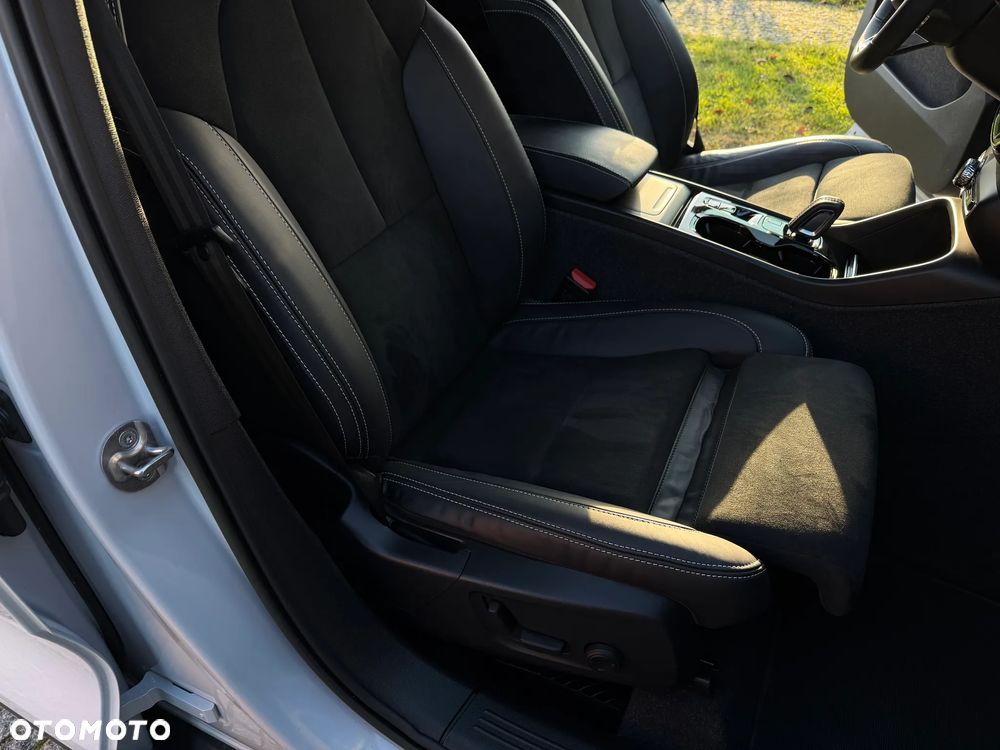 Volvo XC 40 T5 AWD R-Design - 22