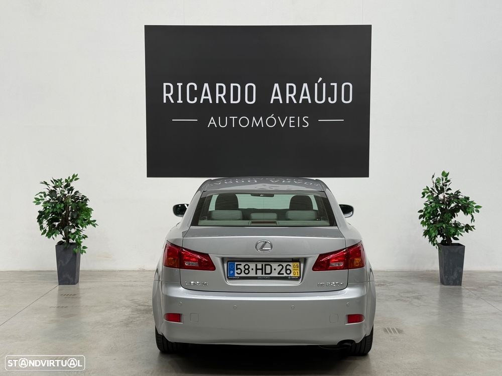 Lexus IS 220 d P.Luxury 4D - 27
