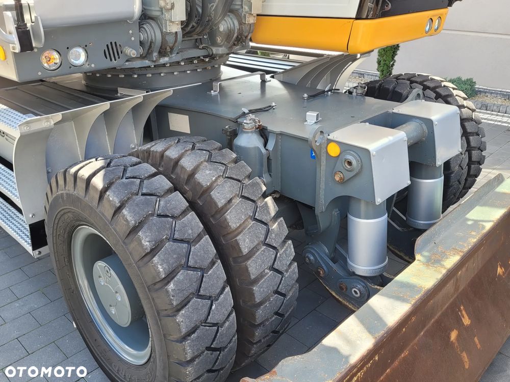 Liebherr A918 / ROTOTILT ze szczypcami / system niwelacji GPS 3D / - 10