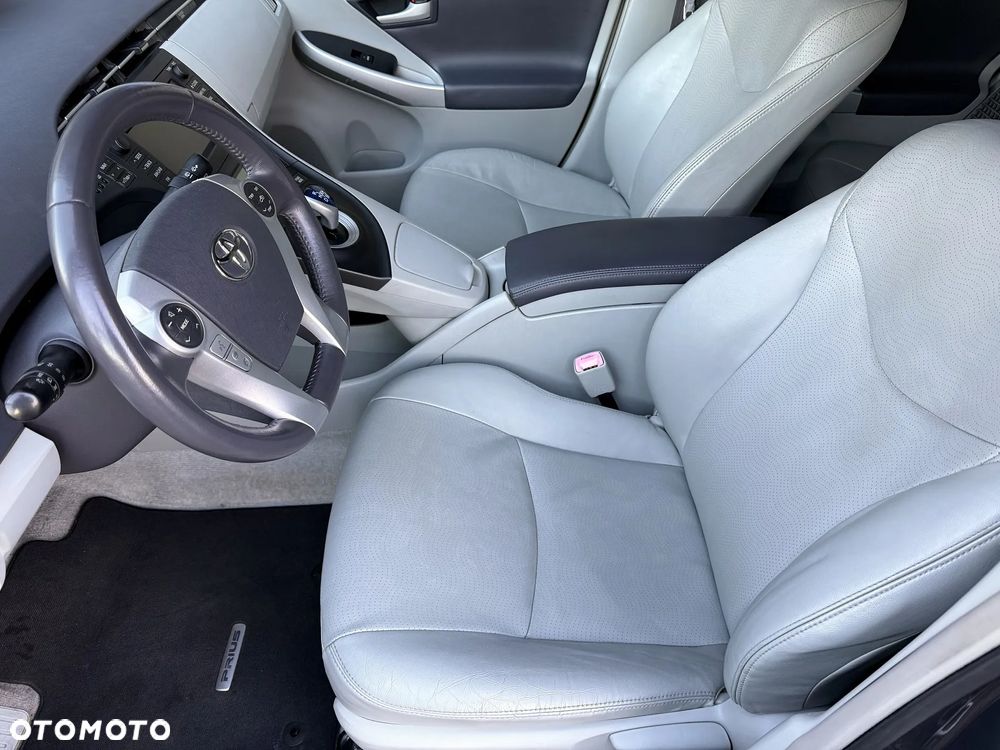 Toyota Prius (Hybrid) Comfort - 21