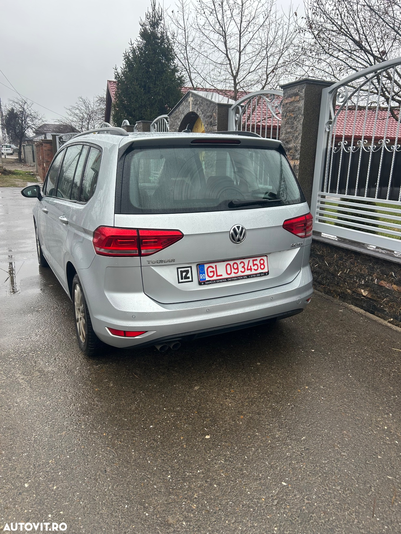 Volkswagen Touran 2.0 TDI DSG Comfortline - 5