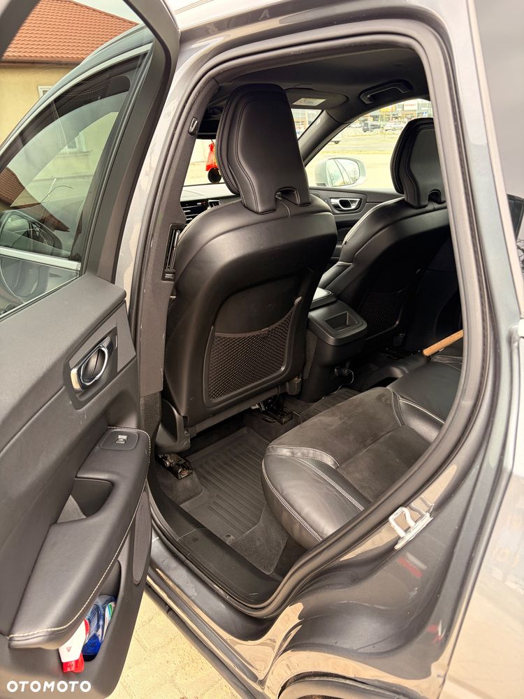 Volvo XC 60 T5 AWD R-Design - 9