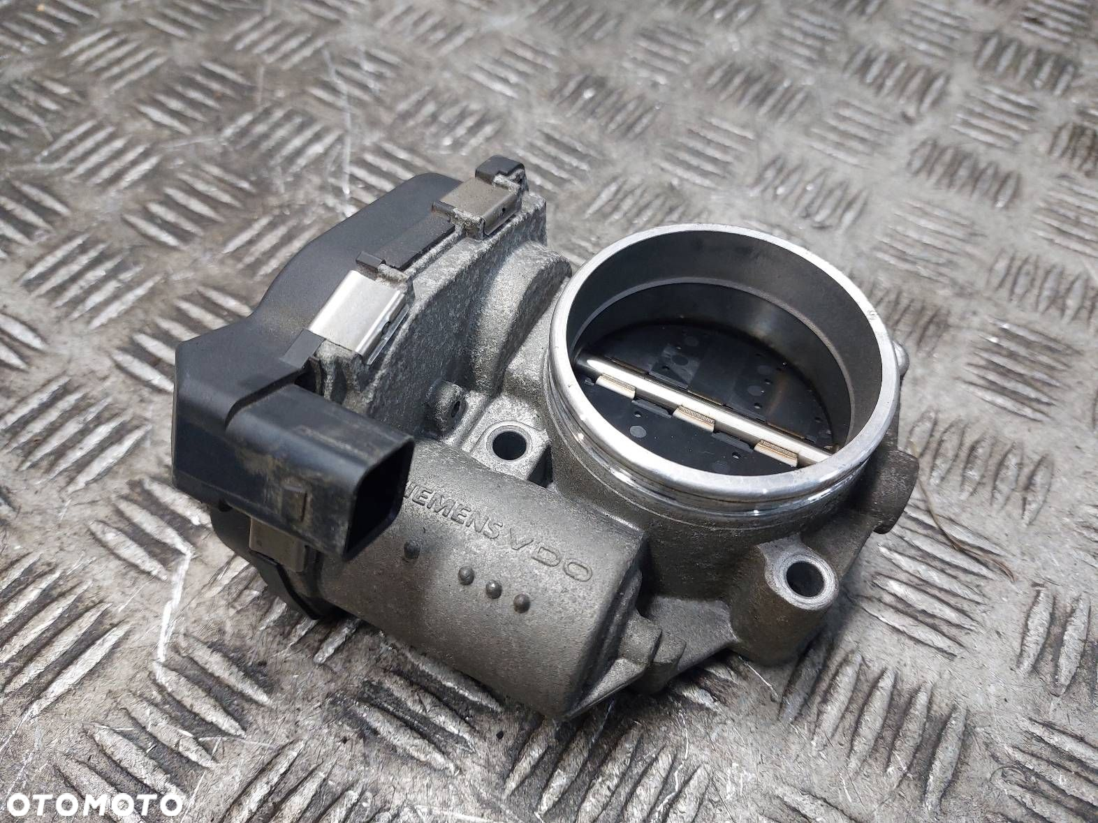 PRZEPUSTNICA BMW E90 E91 318i 2.0 16V 7561066 - 2