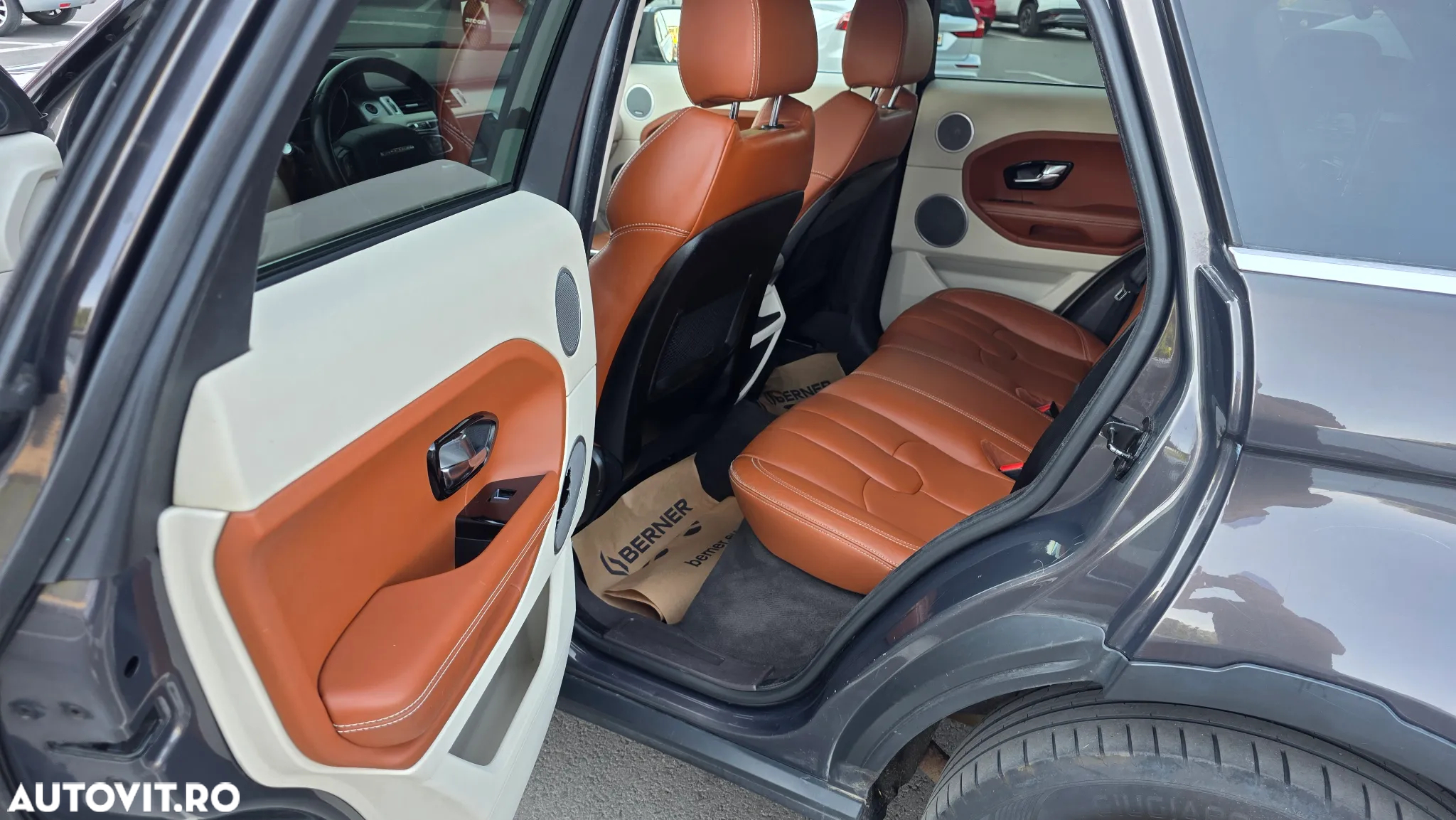 Land Rover Range Rover Evoque - 32