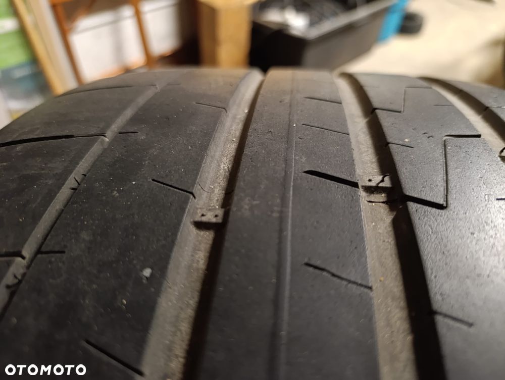 Mercedes AMG 265/40 ZR21 - 8