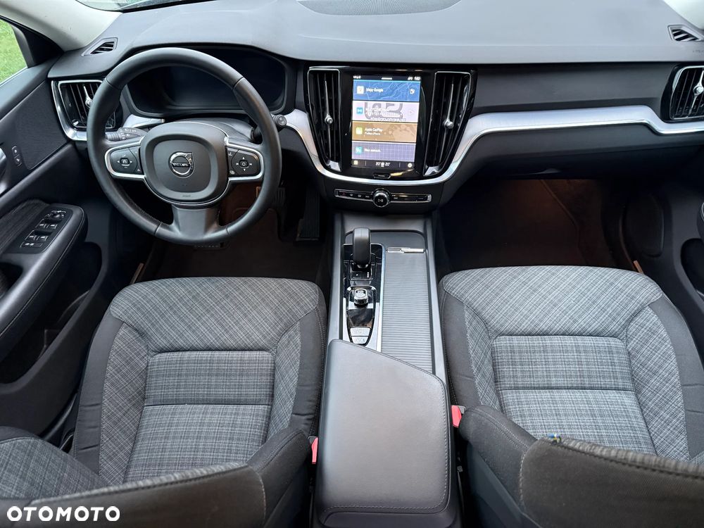 Volvo V60 B4 B DKG Momentum Pro - 13