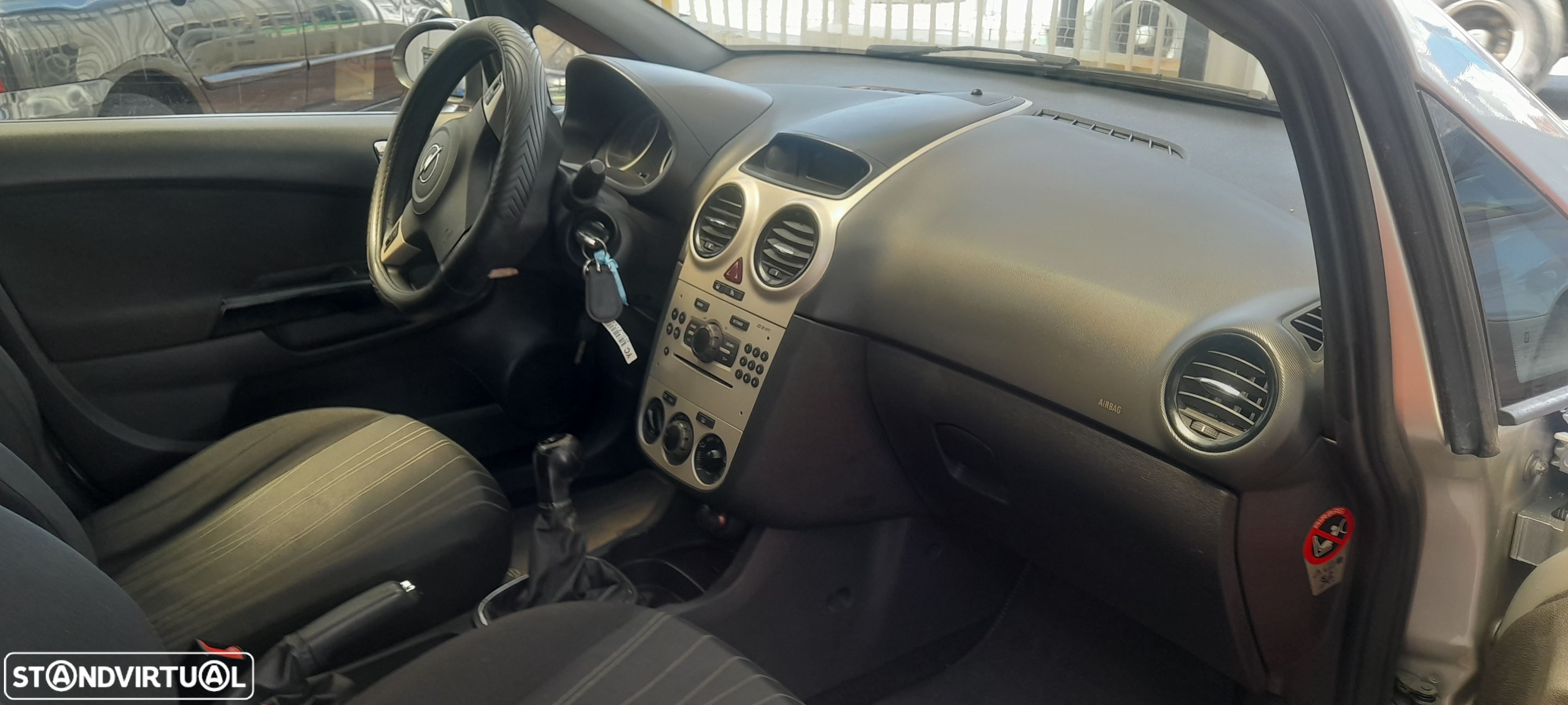 Opel Corsa 1.2 16V Enjoy - 5