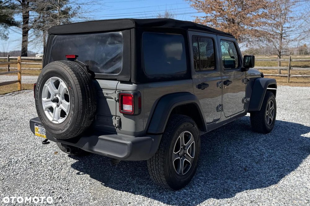 Jeep Wrangler - 5