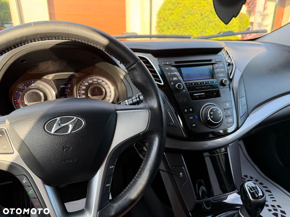 Hyundai i40 Kombi blue 1.6 Family - 33