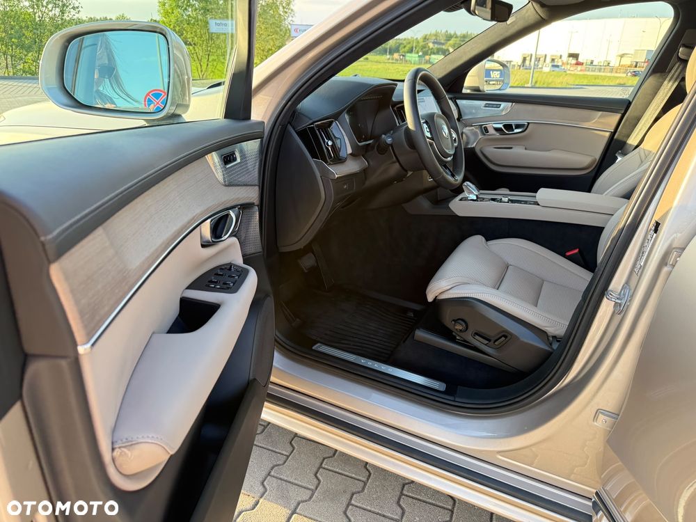 Volvo XC 90 - 25