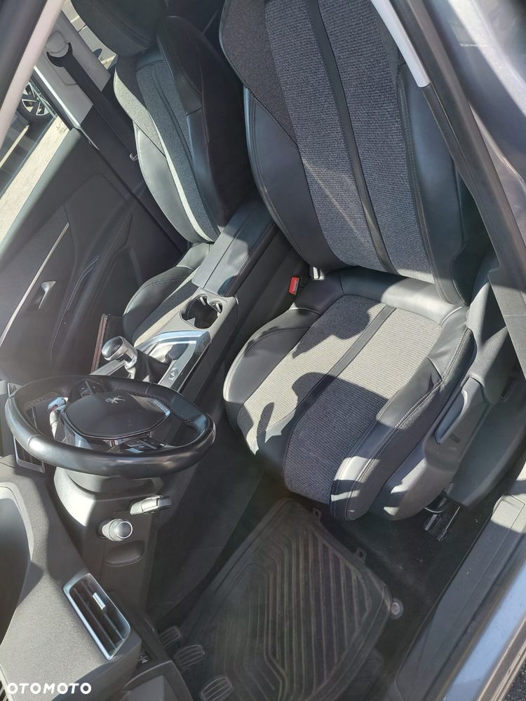 Peugeot 3008 PureTech 130 Stop & Start GPF Allure - 6