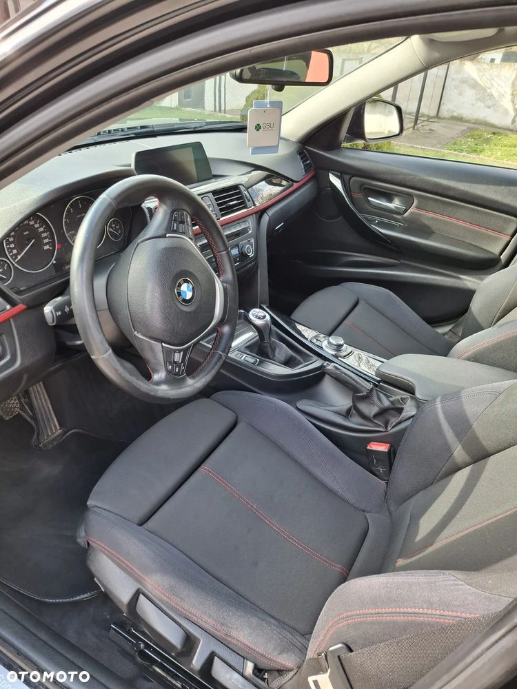 BMW Seria 3 318d xDrive - 9