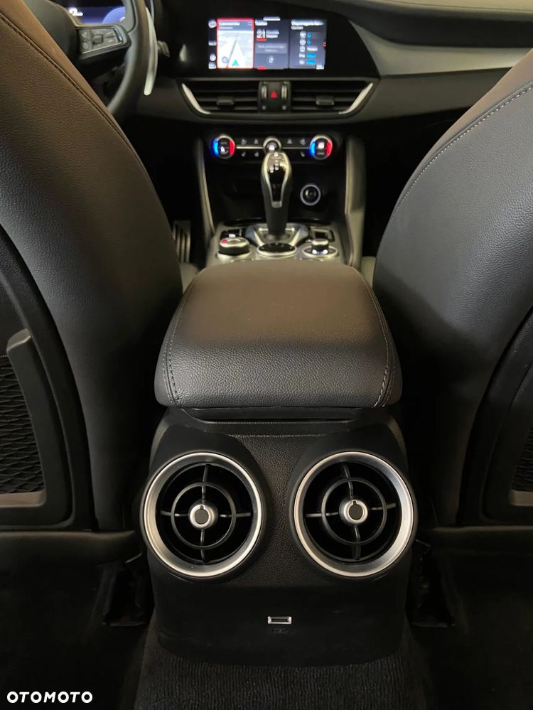 Alfa Romeo Giulia 2.0 Turbo Veloce Q4 - 25