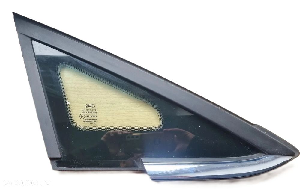 FORD FIESTA MK7 VII 08-12 r. SZYBA KAROSERYJNA TRÓJKĄT CHROM PRAWY PRZÓD WERSJA EU + - 1