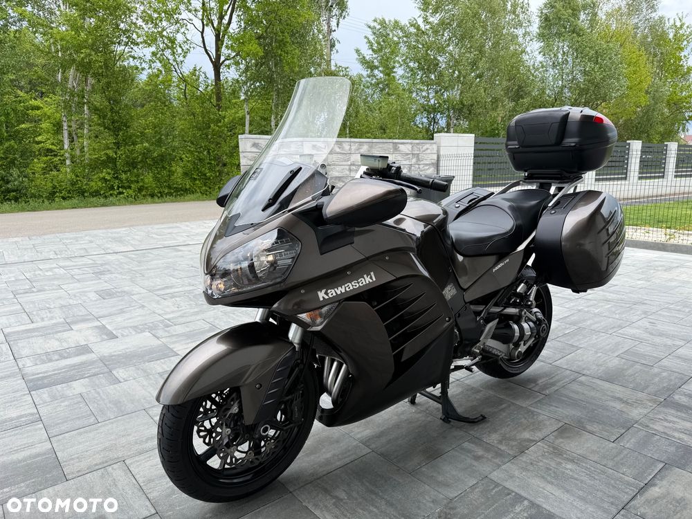 Kawasaki GTR - 17