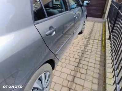 Toyota Corolla - 4