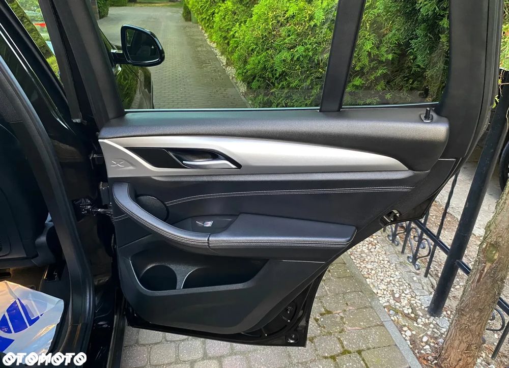 BMW X3 sDrive18d Luxury Line - 21