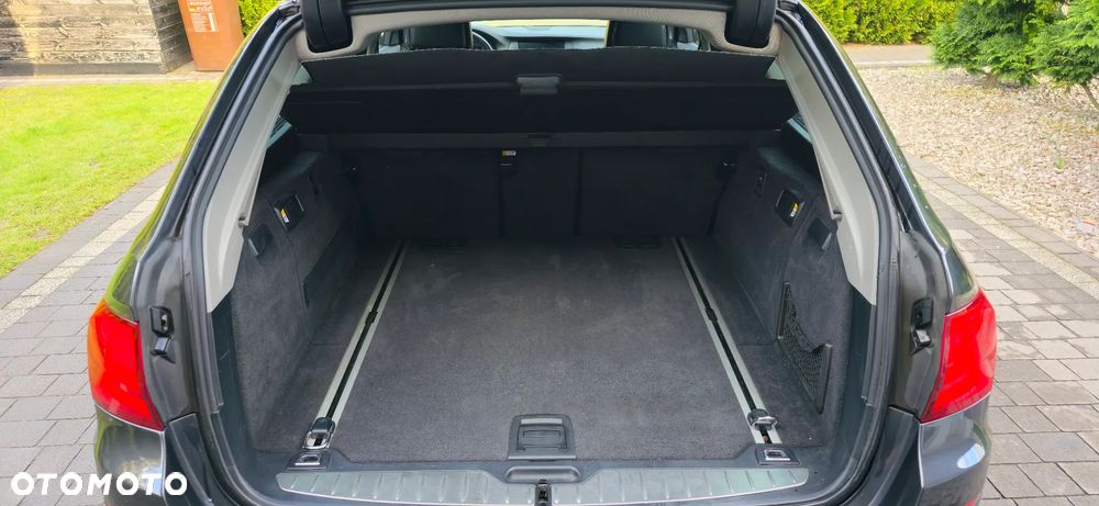 BMW Seria 5 525d Sport-Aut Modern Line - 10