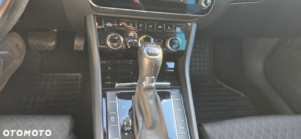 Skoda Superb 2.0 TDI 4x4 Style DSG - 16