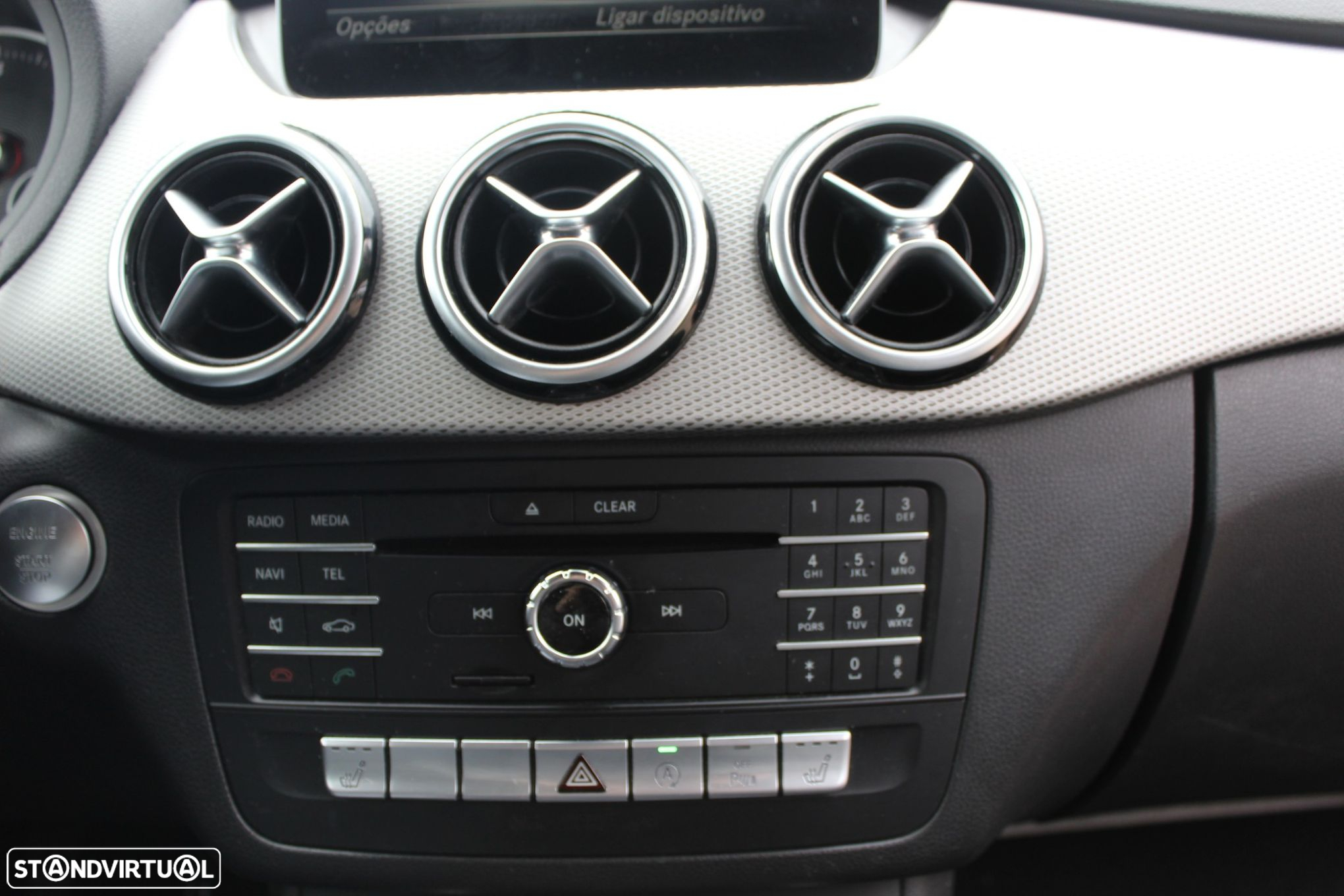 Mercedes-Benz B 200 d AMG Line - 24