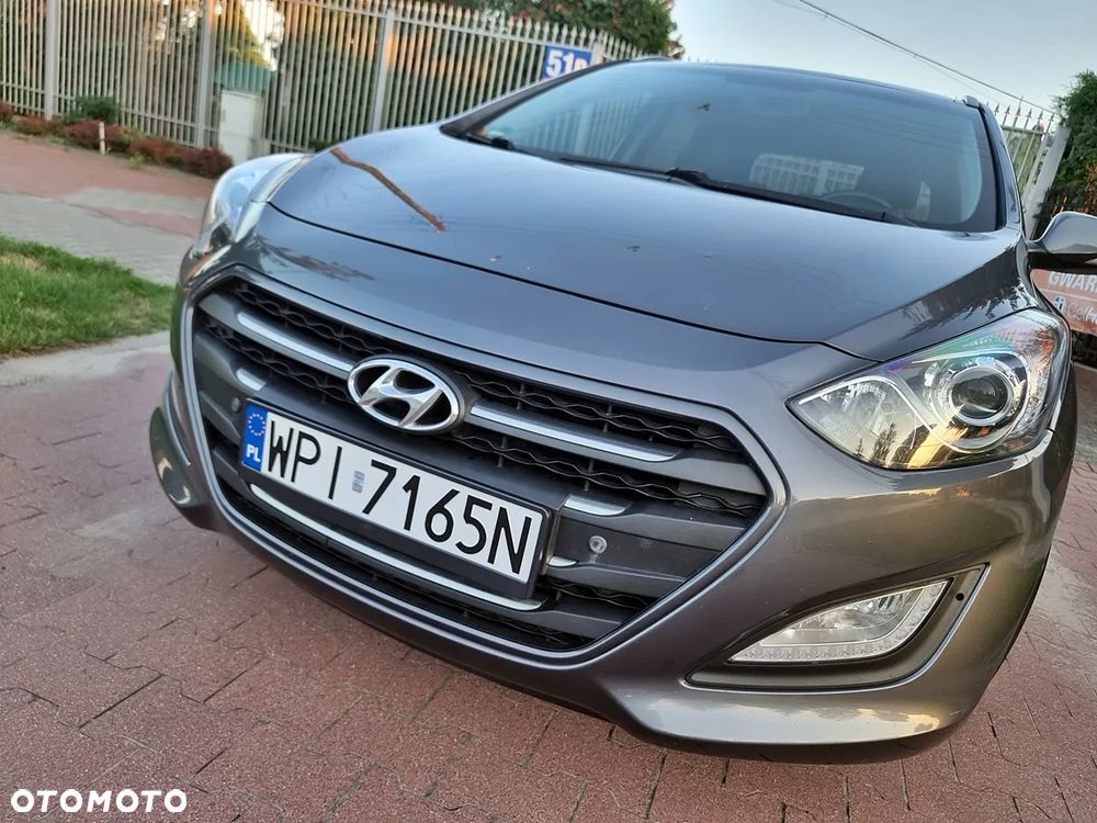 Hyundai i30 blue Kombi 1.6 GDi Style - 14