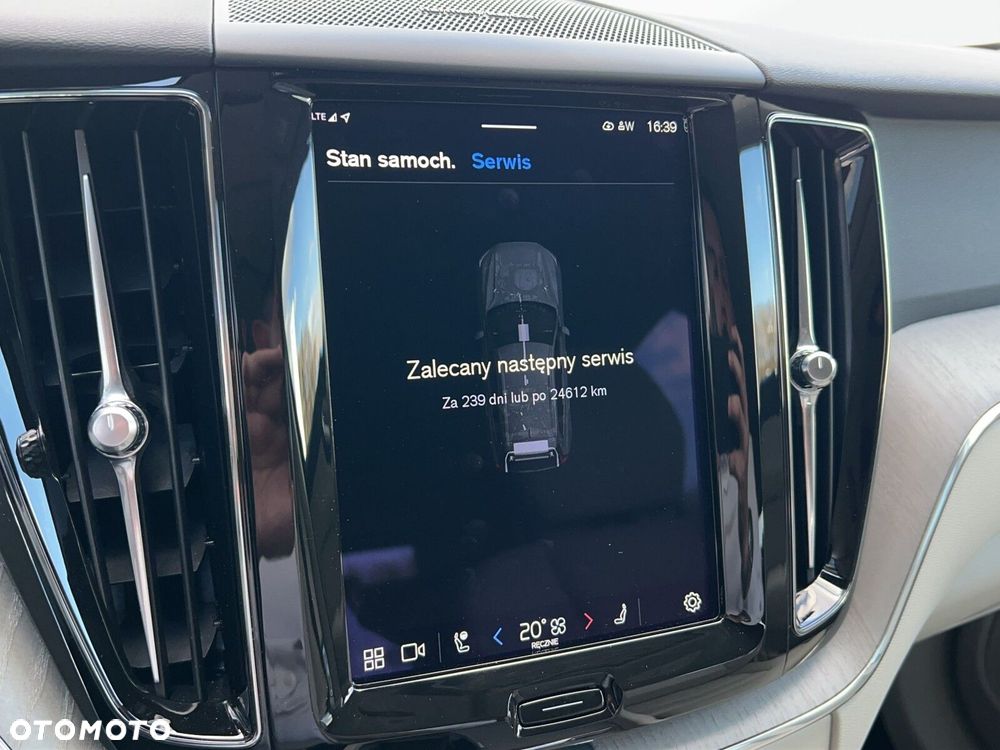 Volvo XC 60 B5 B AWD Plus Dark - 29