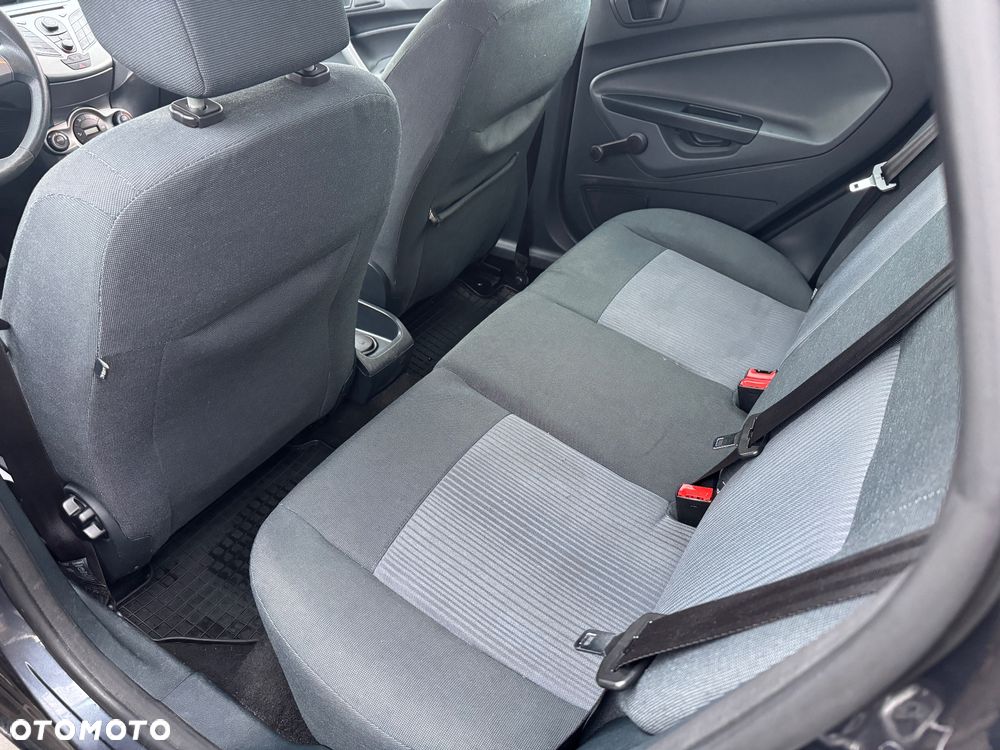 Ford Fiesta - 21