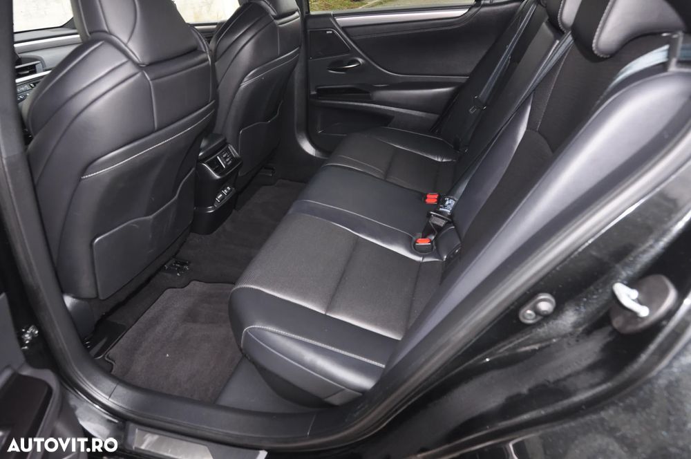 Lexus Seria ES 300h F Sport - 18