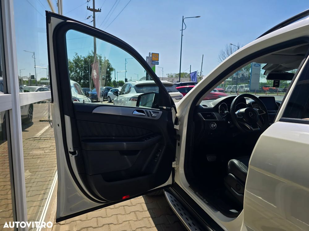 Mercedes-Benz GLS - 16