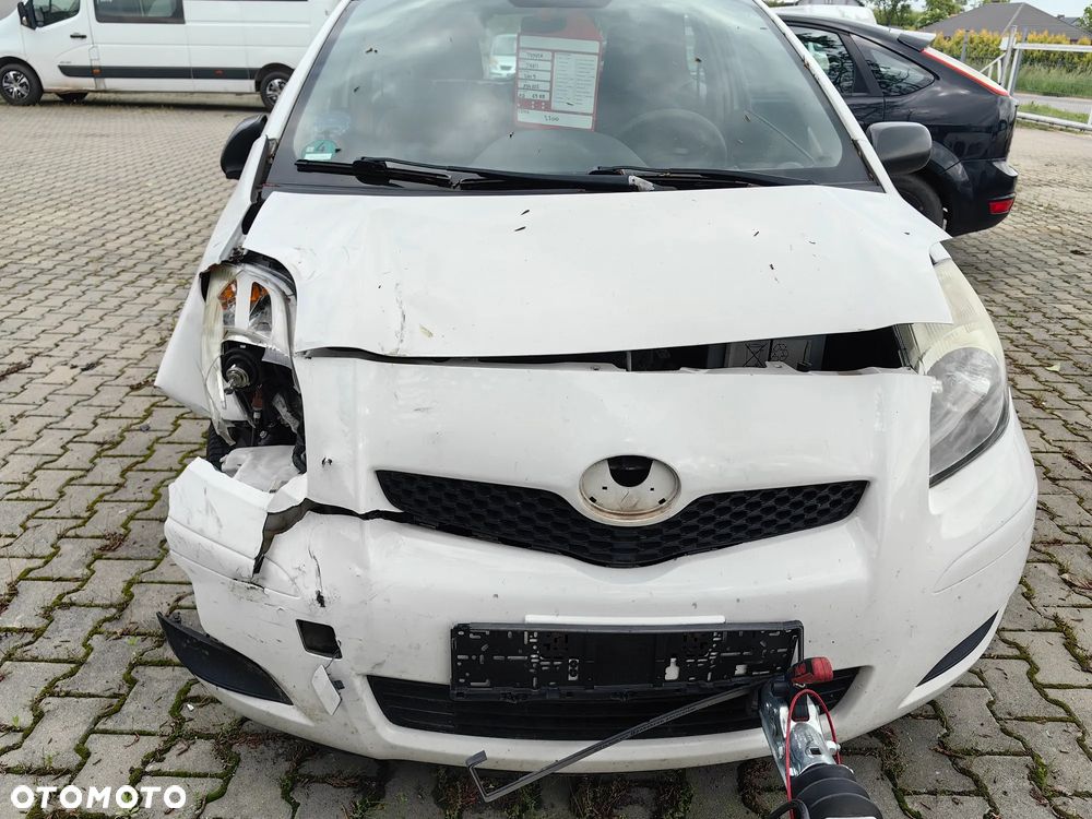 Toyota Yaris 1.0 Entry EU5 - 7
