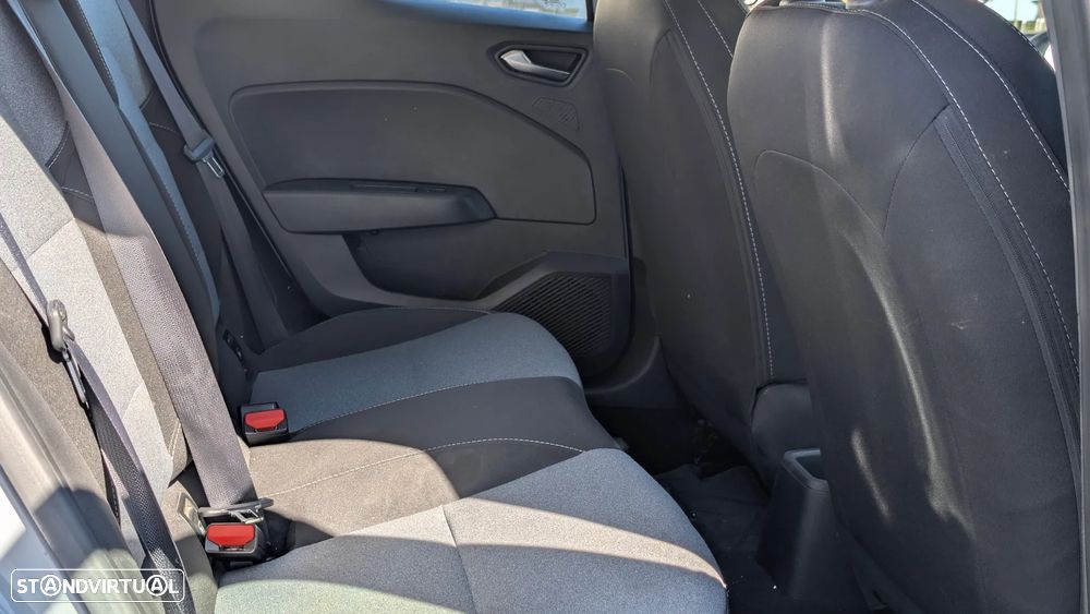 Renault Clio TCe 90 EVOLUTION - 17