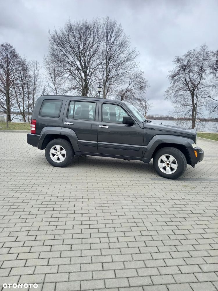 Jeep Liberty - 2