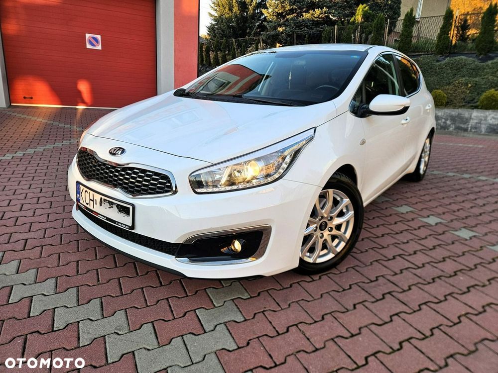 Kia Ceed 1.4 CVVT Dream-Team Edition - 13