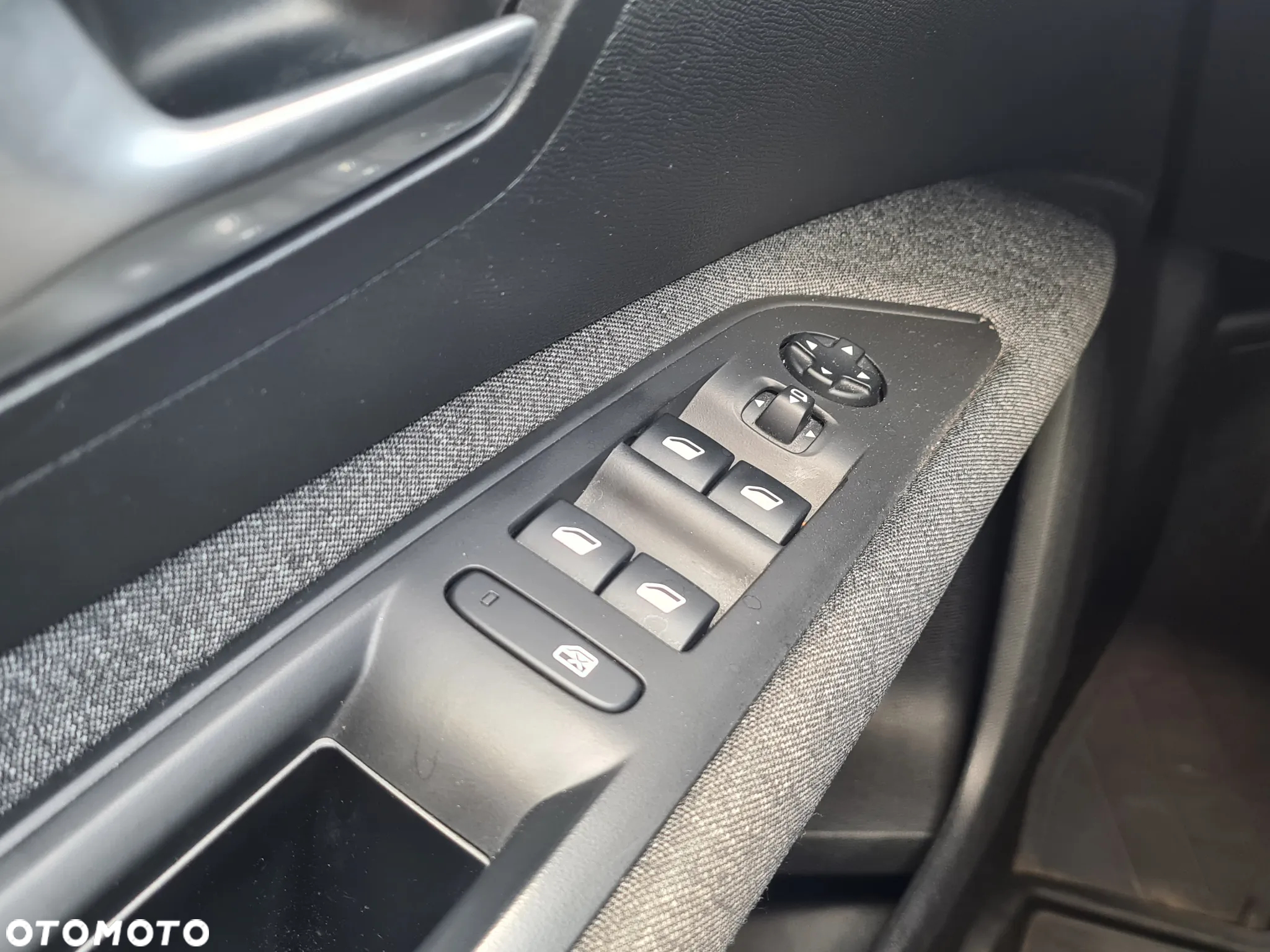 Peugeot 3008 1.2 PureTech Active S&S - 13