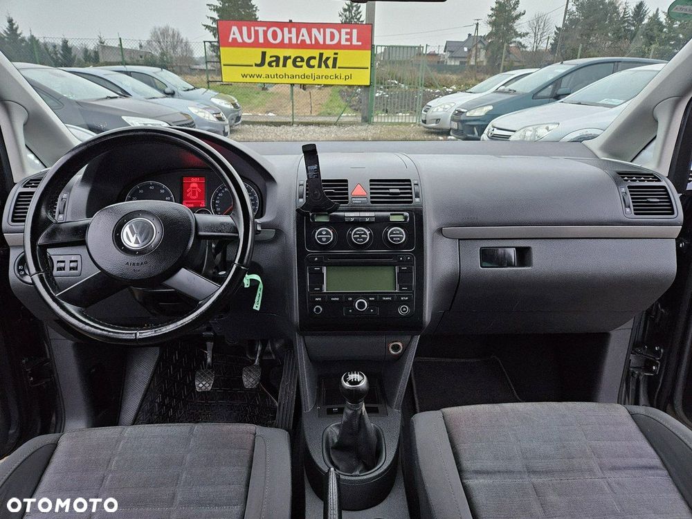 Volkswagen Touran - 13