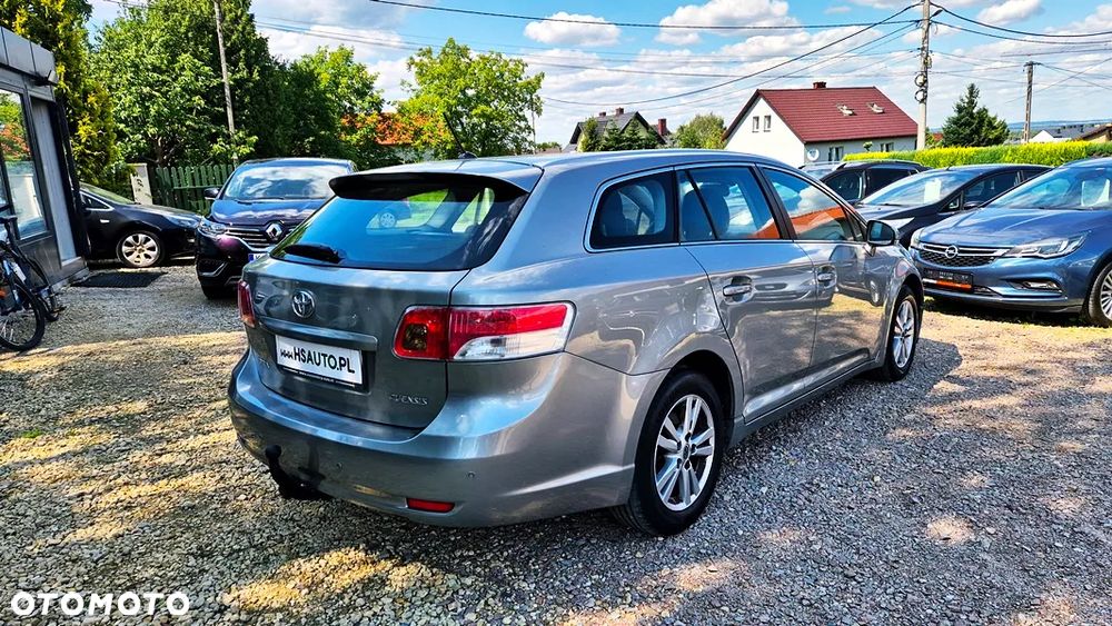 Toyota Avensis - 15