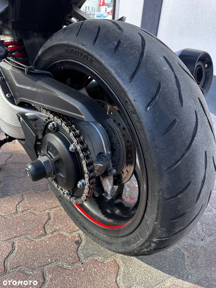 Honda VFR - 16